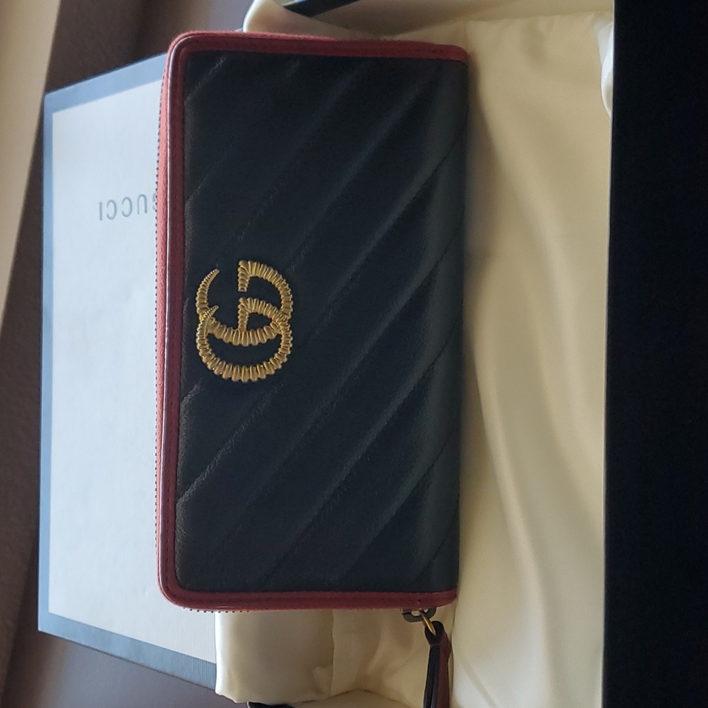 GUCCI Wallet in Red and Black